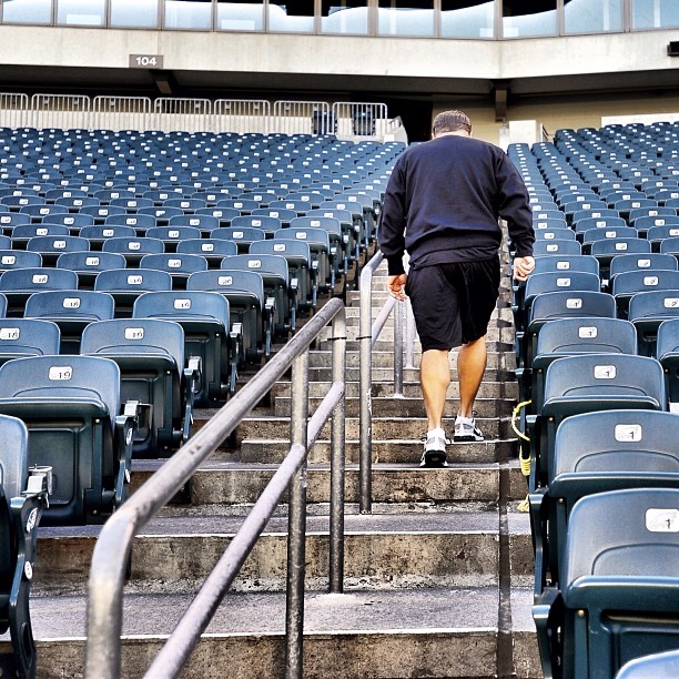 Coach Chip Kelly's game day ritual: running the steps.