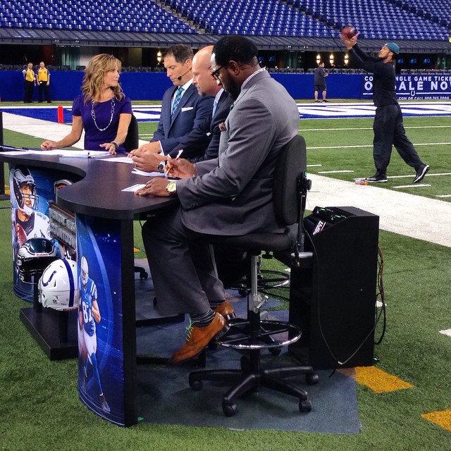 @treyburton8 doing work behind @ESPN.