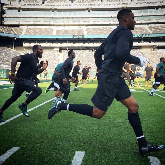 No days off: Starters doing work before #PHIvsNYJ.